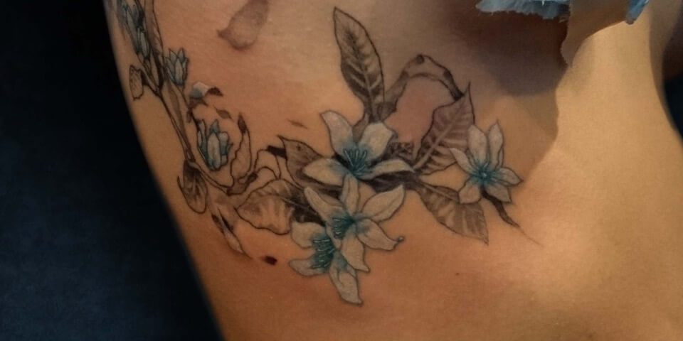 tatouage-femme-fleur-célia-2